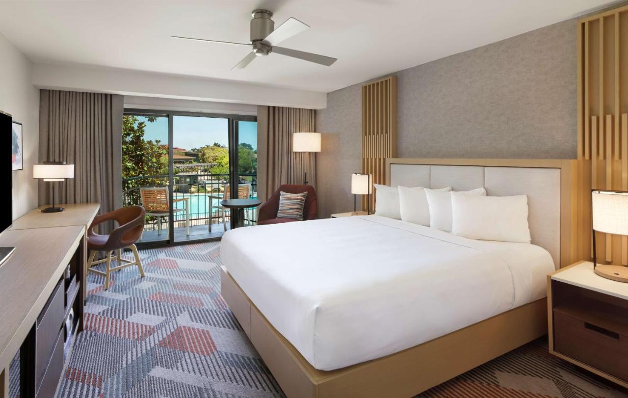 Chambre Lit King-Size avec Balcon - Vue sur Parcours de Golf